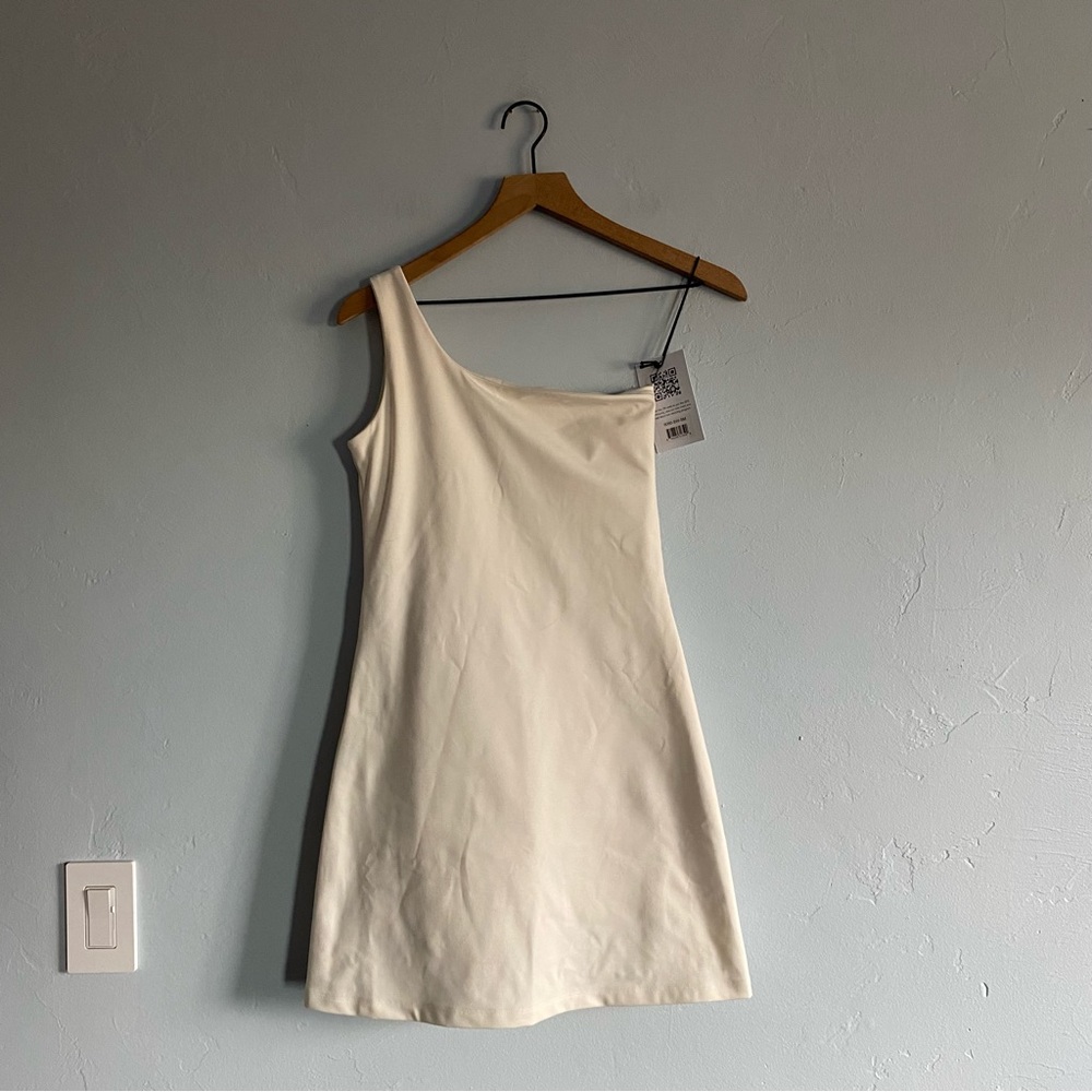 Girlfriend Collective Bianca One Shoulder Dress